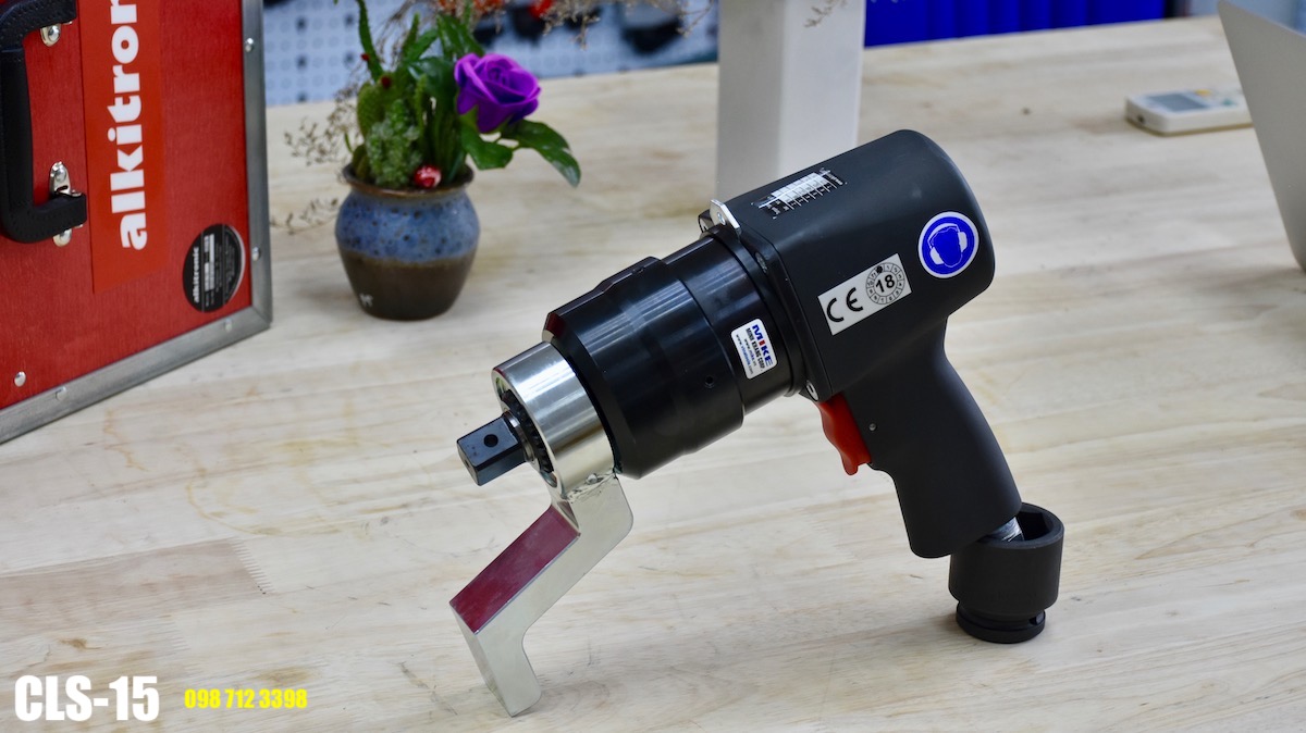 cờ lê nhân lực CLS-15 momen 220Nm